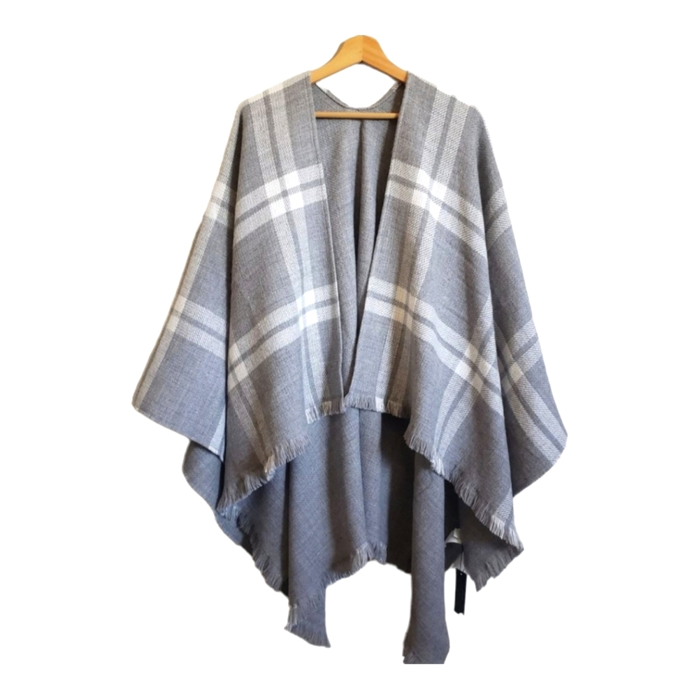 NWT Banana Republic Plaid Fringe Poncho Sweater Wrap Scarf Grey & White One Size
